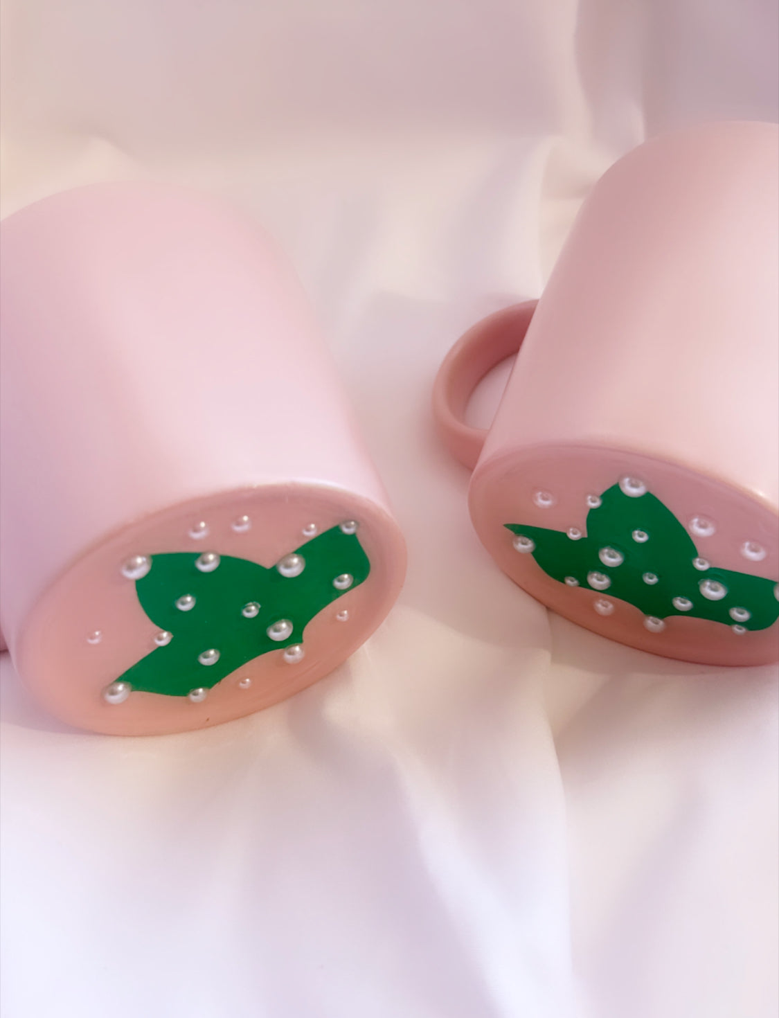 Elegant Pink Ceramic Mug Set with Ivy &amp; Pearl Design (Set of 2)